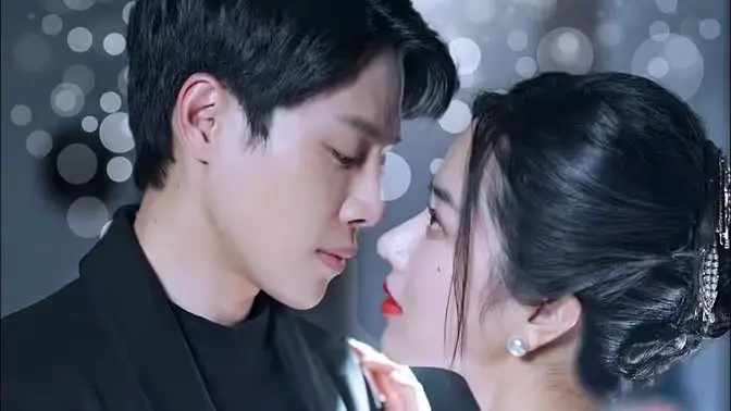 《肆意沉沦》：青春的躁动与迷茫，一场无法回头的爱恋悲歌